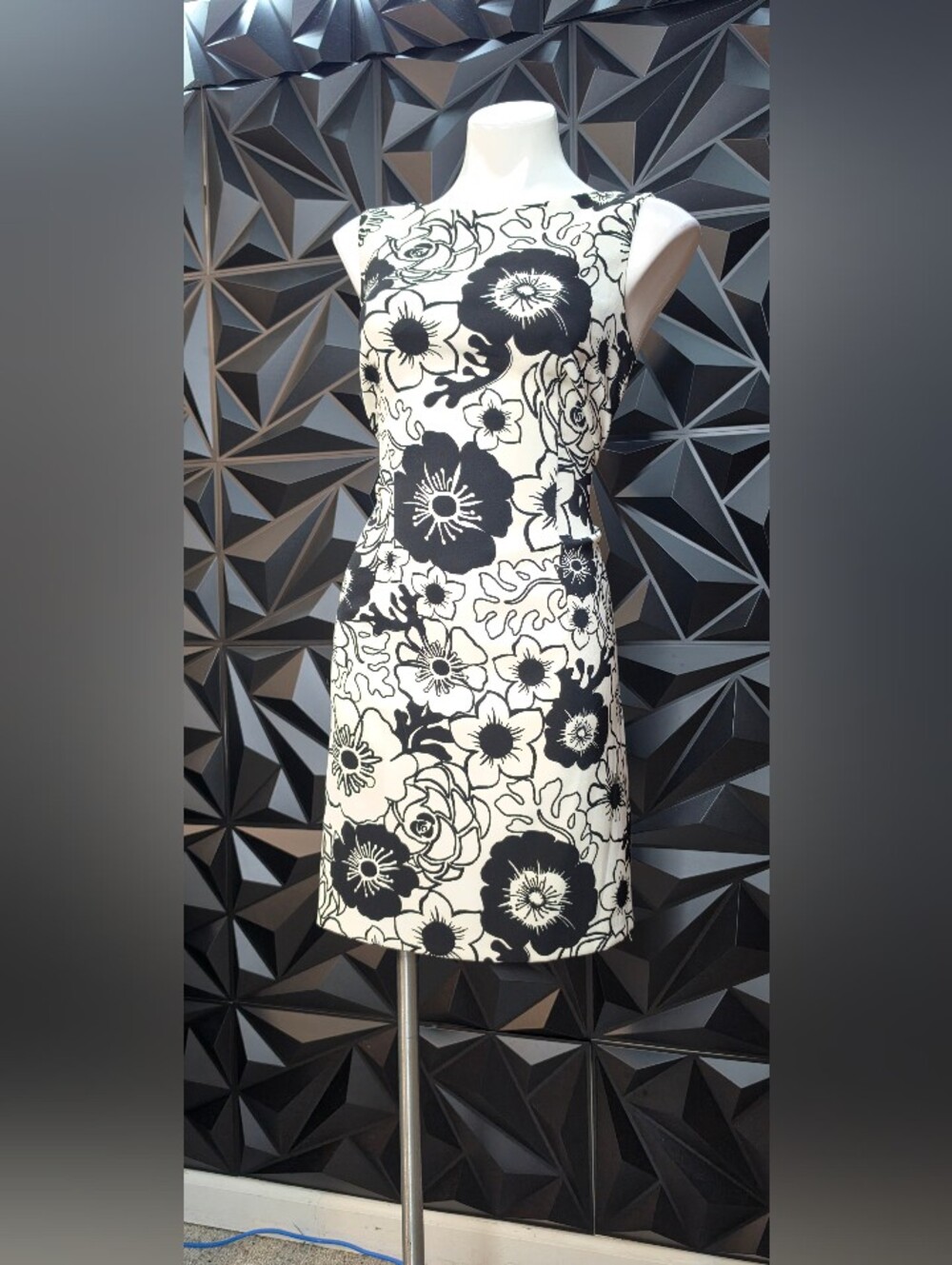 I.N. Studio Black & White Floral Sheath Dress